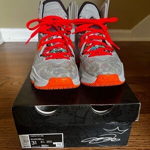 NIKE LEBRON  (19) XIX FAST FOOD BRIGHT CRIMSON DD0418 BOYS SIZE 3.5